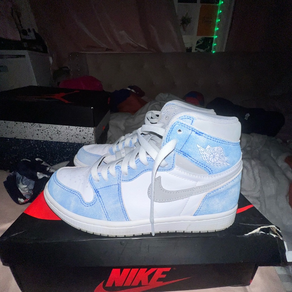 Nike Air Jordan High Tops in White and Blue